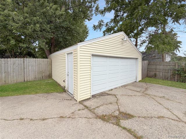 1380 Audrey Street, Burton, MI 48509