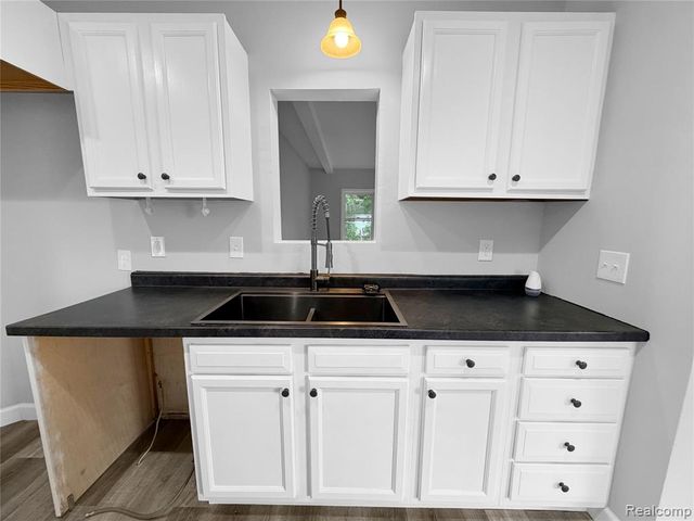1380 Audrey Street, Burton, MI 48509