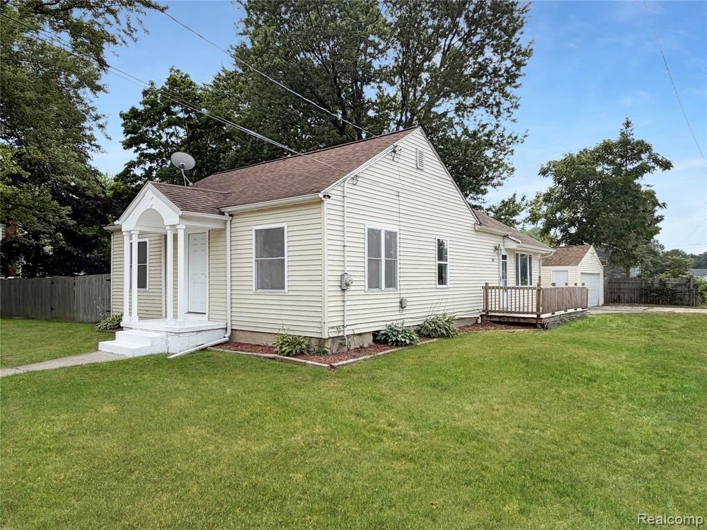 1380 Audrey Street, Burton, MI 48509