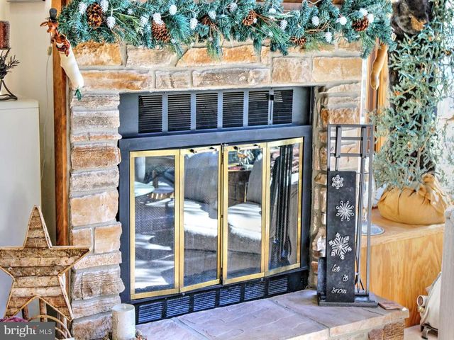 51 FORREST ST, Basye, VA 22810