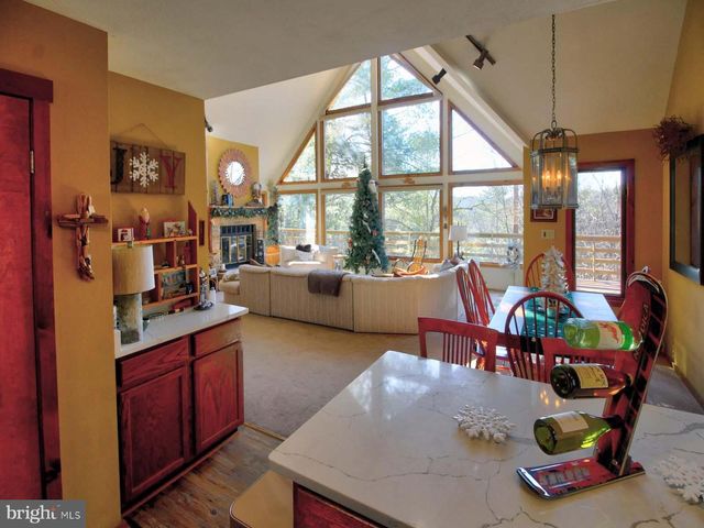 51 FORREST ST, Basye, VA 22810