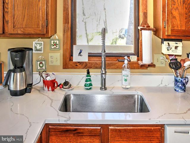 51 FORREST ST, Basye, VA 22810