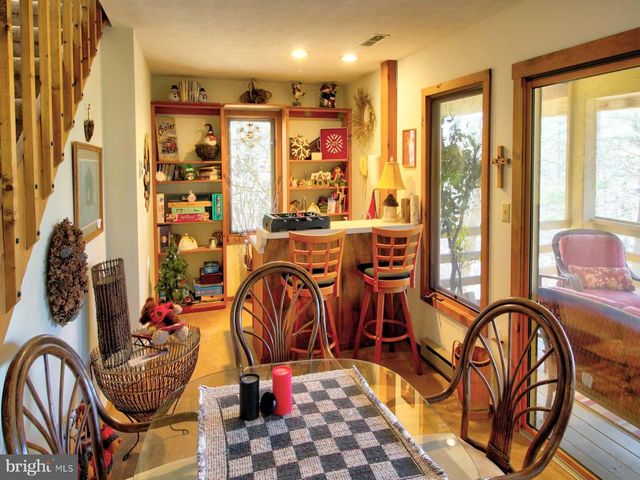 51 FORREST ST, Basye, VA 22810