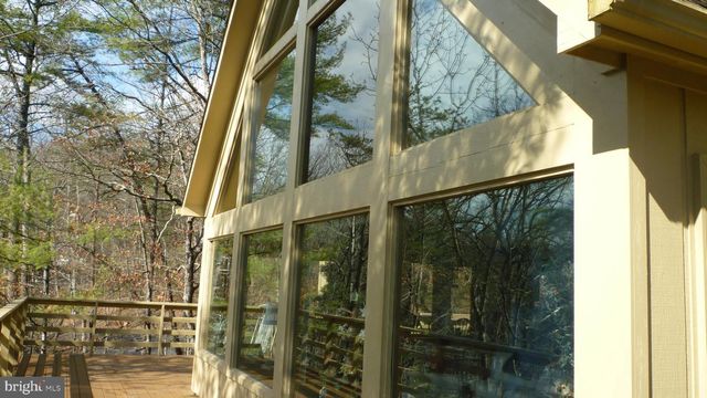 51 FORREST ST, Basye, VA 22810