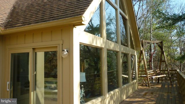 51 FORREST ST, Basye, VA 22810