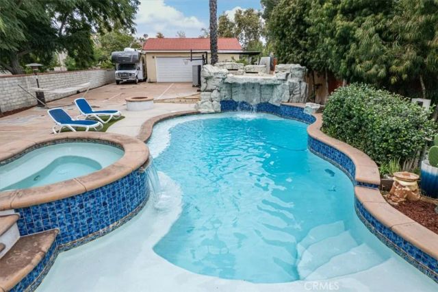 23549 Cherry, Newhall, CA 91321