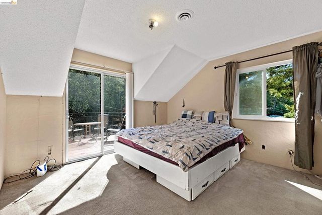 6501 Oakwood Dr, Oakland, CA 94611