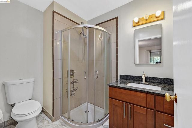 6501 Oakwood Dr, Oakland, CA 94611