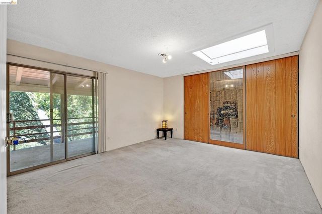 6501 Oakwood Dr, Oakland, CA 94611