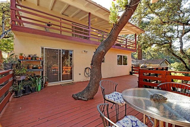 6501 Oakwood Dr, Oakland, CA 94611