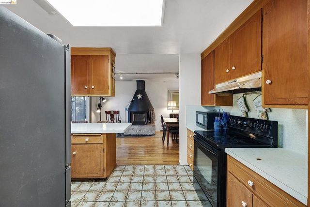 6501 Oakwood Dr, Oakland, CA 94611