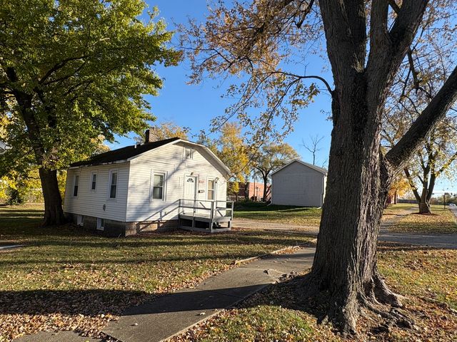 238 N Fairmont Avenue, Kankakee, IL 60901