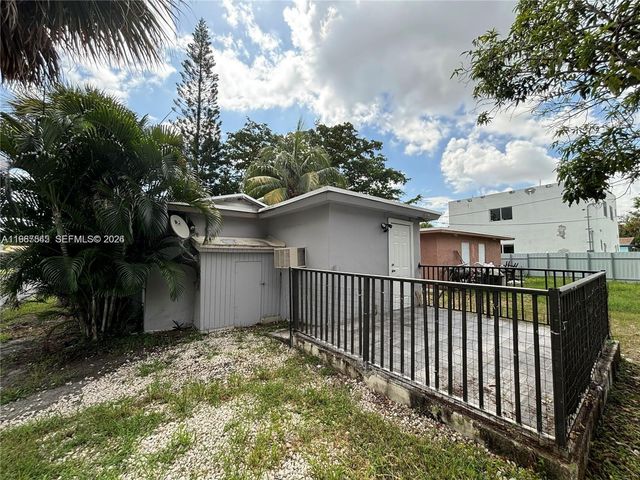 729 NW 19th Ave b, Fort Lauderdale, FL 33311