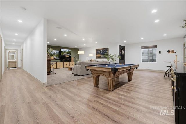 4522 W Sugar Tree Dr, Meridian, ID 83646
