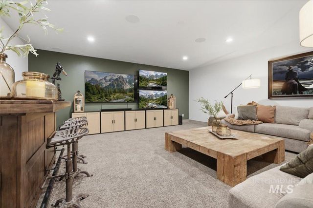 4522 W Sugar Tree Dr, Meridian, ID 83646