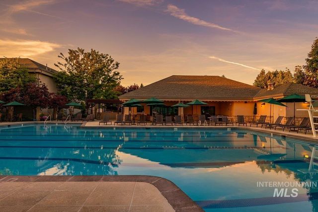 4522 W Sugar Tree Dr, Meridian, ID 83646