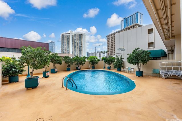 750 Kaheka Street 1007, Honolulu, HI 96814