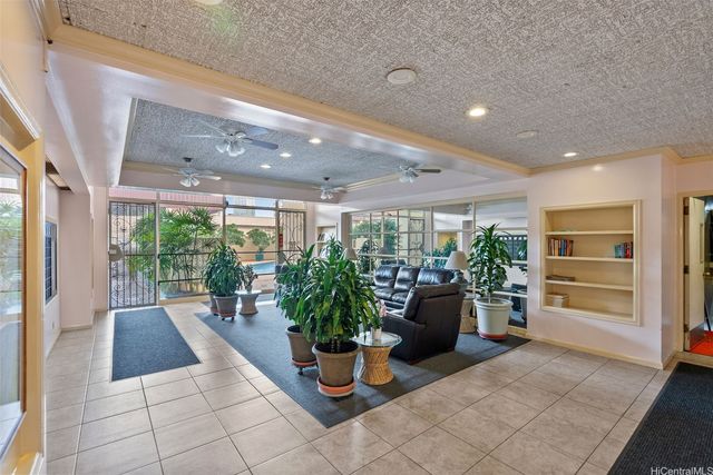 750 Kaheka Street 1007, Honolulu, HI 96814