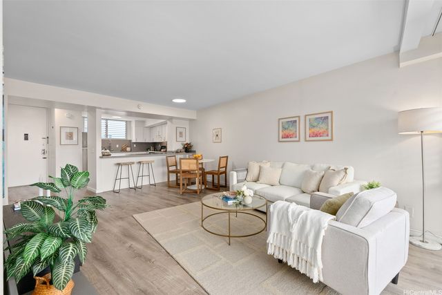 750 Kaheka Street 1007, Honolulu, HI 96814