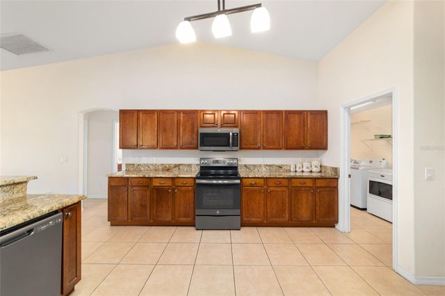 4037 SE 40TH STREET, Ocala, FL 34480