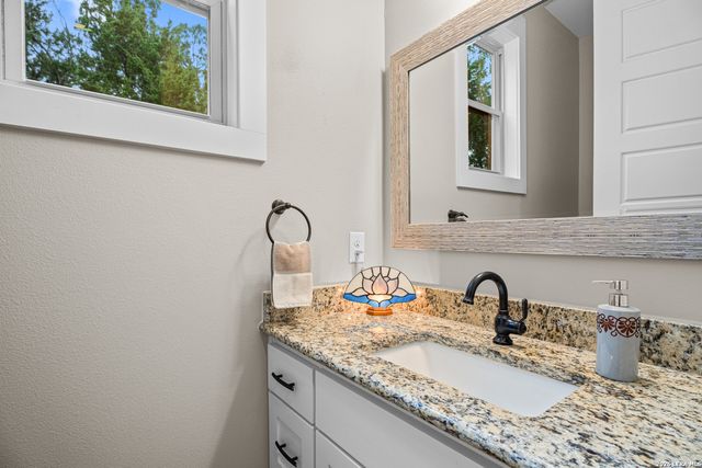 863 Primrose Path, Canyon Lake, TX 78133