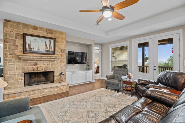 863 Primrose Path, Canyon Lake, TX 78133