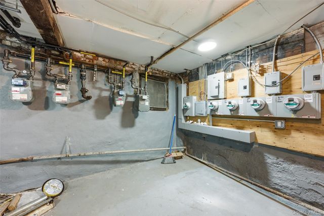121-19 Sutphin Boulevard, Jamaica, NY 11434