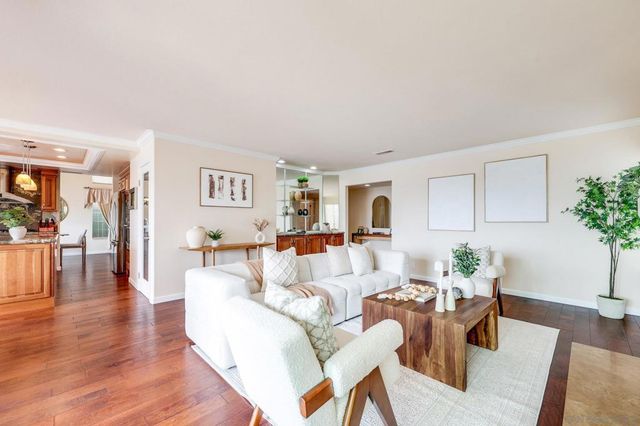 11064 Ipai Ct, San Diego, CA 92127
