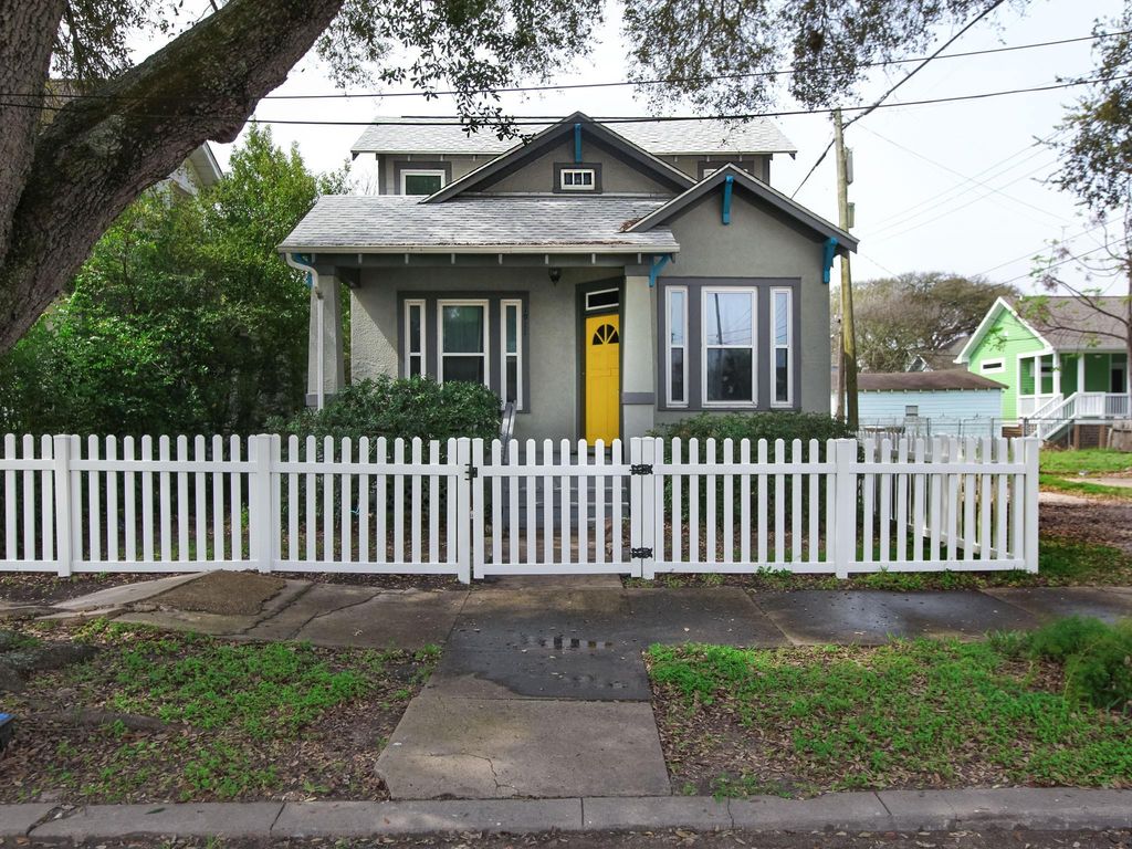 1911 34th Street, Galveston, TX 77550