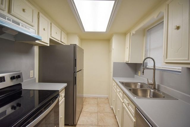 427 Sunset Drive 7, Dickinson, TX 77539