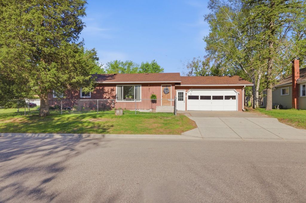 605 10th Avenue NE, Brainerd, MN 56401