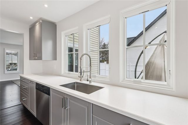 478 Jefferson Ave, Vanport, PA 15009