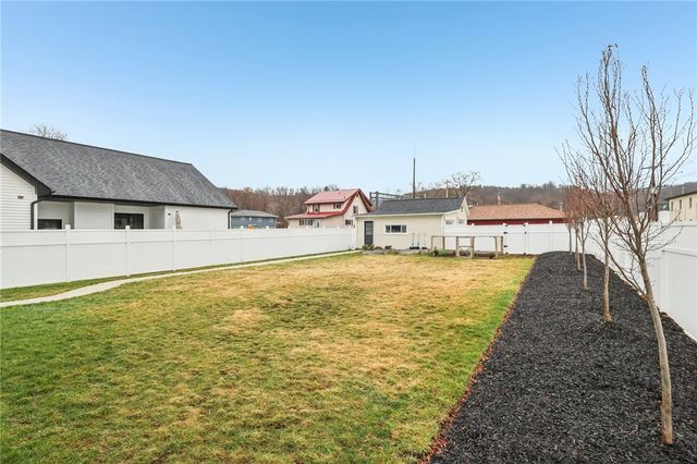 478 Jefferson Ave, Vanport, PA 15009