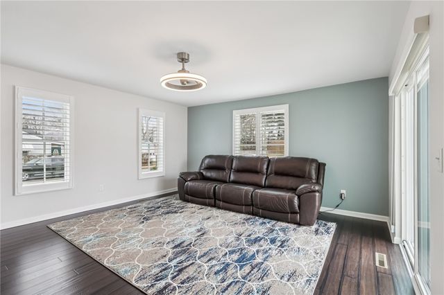 478 Jefferson Ave, Vanport, PA 15009