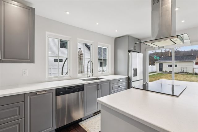 478 Jefferson Ave, Vanport, PA 15009