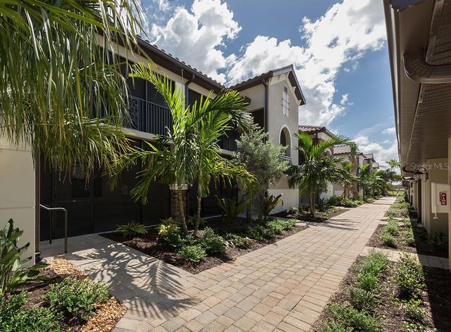 5528 PALMER CIRCLE 105, Lakewood Ranch, FL 34211