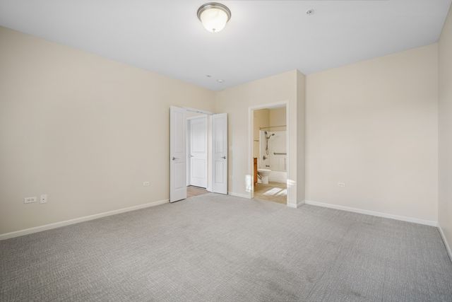 2220 Founders Drive 113, Northbrook, IL 60062