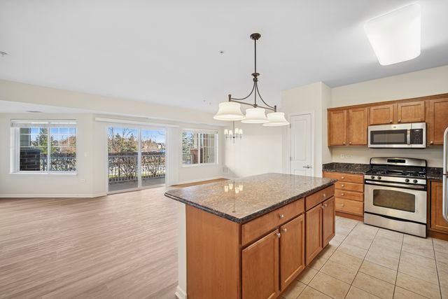 2220 Founders Drive 113, Northbrook, IL 60062