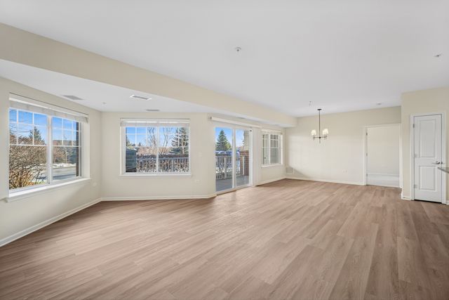 2220 Founders Drive 113, Northbrook, IL 60062