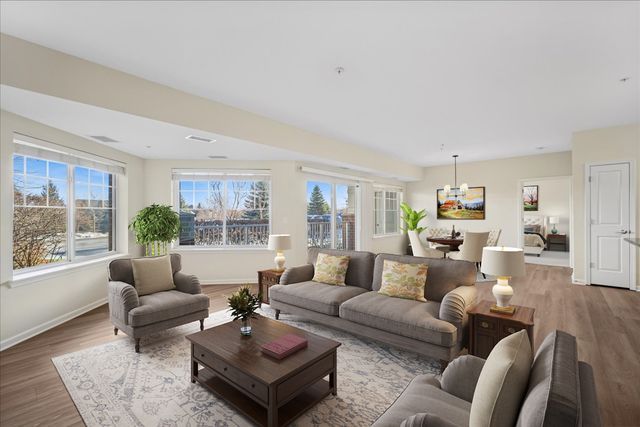 2220 Founders Drive 113, Northbrook, IL 60062