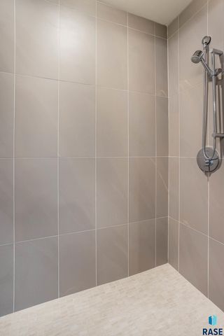 421 N Phillips Ave Avenue 303, Sioux Falls, SD 57104