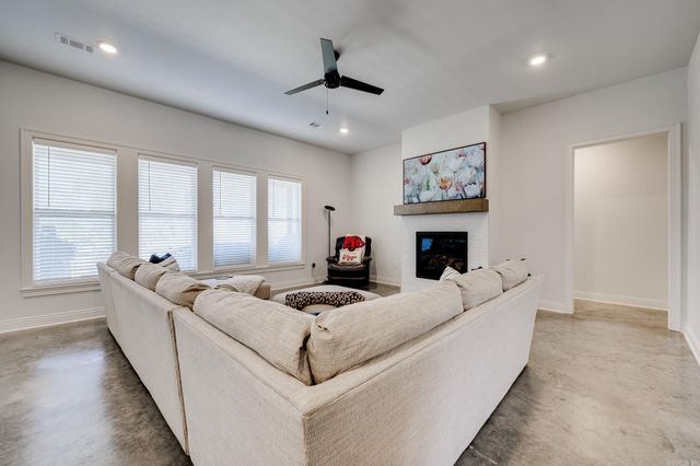 2498 Lilac Drive, Conway, AR 72034