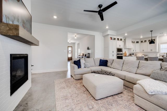 2498 Lilac Drive, Conway, AR 72034