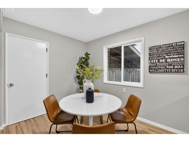 16601 Se TAYLOR St, Portland, OR 97233