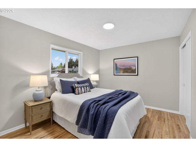 16601 Se TAYLOR St, Portland, OR 97233