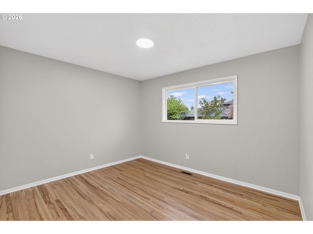 16601 Se TAYLOR St, Portland, OR 97233