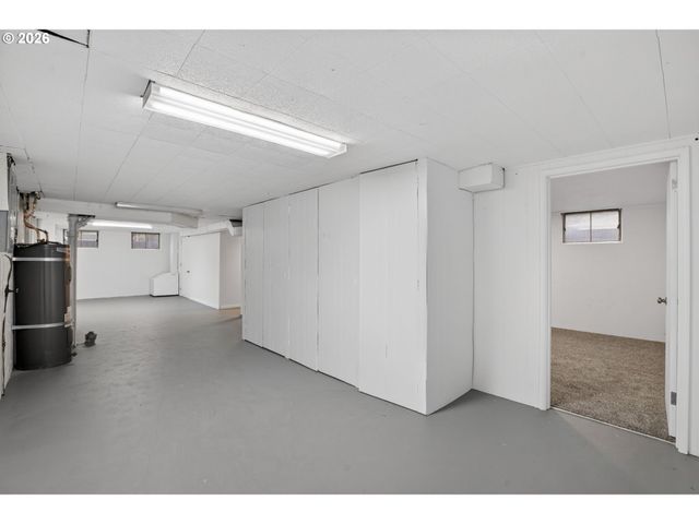 16601 Se TAYLOR St, Portland, OR 97233