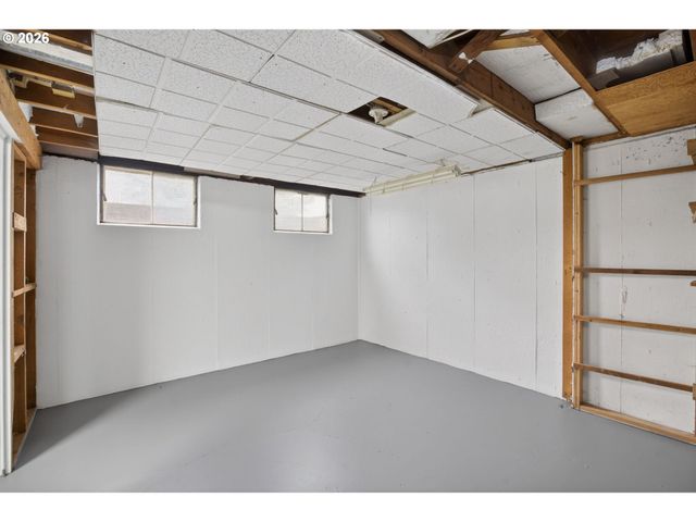 16601 Se TAYLOR St, Portland, OR 97233