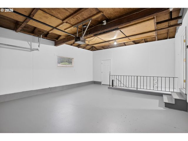 16601 Se TAYLOR St, Portland, OR 97233