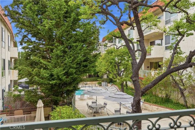 836 S Bundy Drive 303, Los Angeles, CA 90049